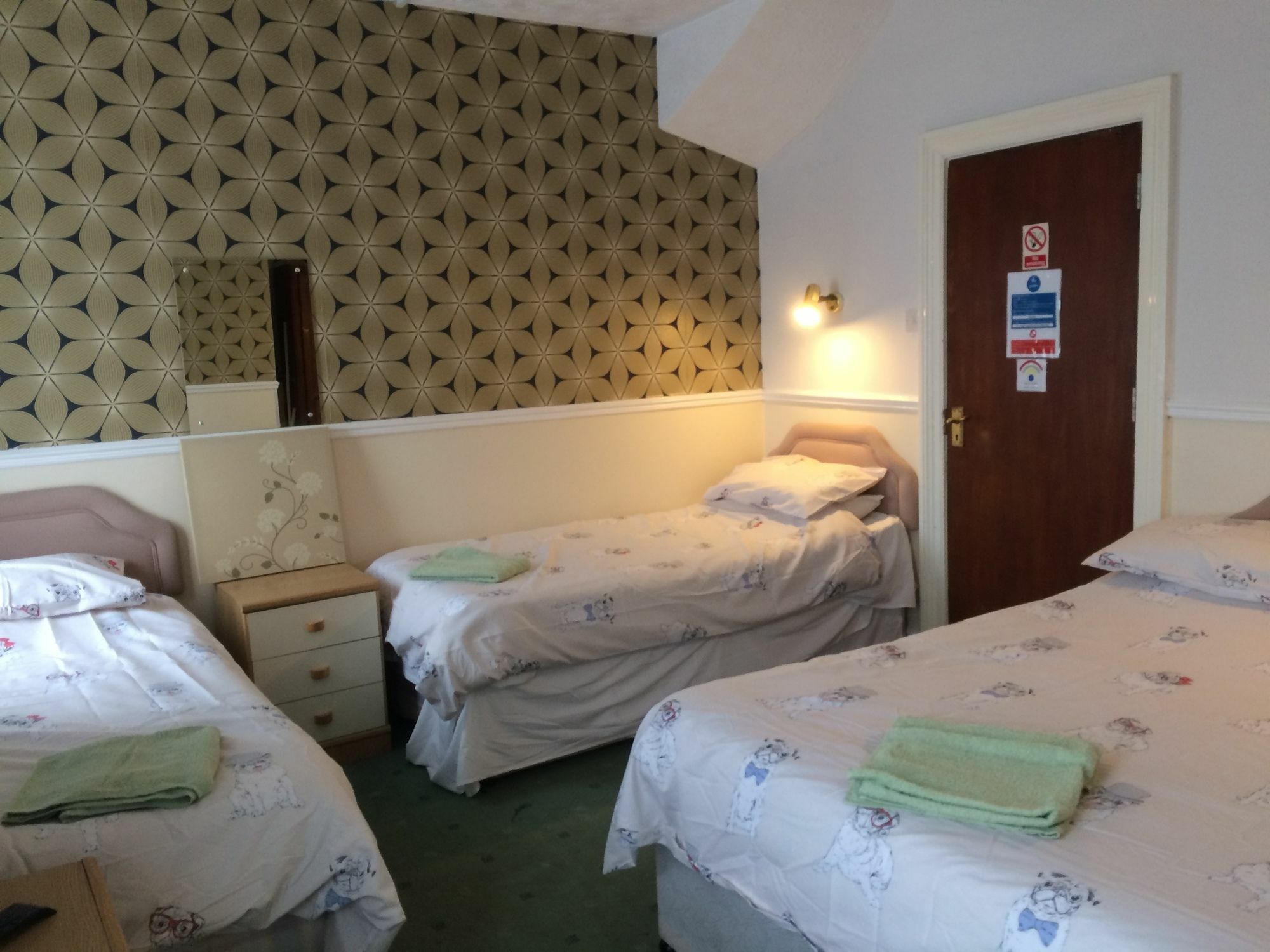 Chatley Court Guest House Bridlington Dış mekan fotoğraf